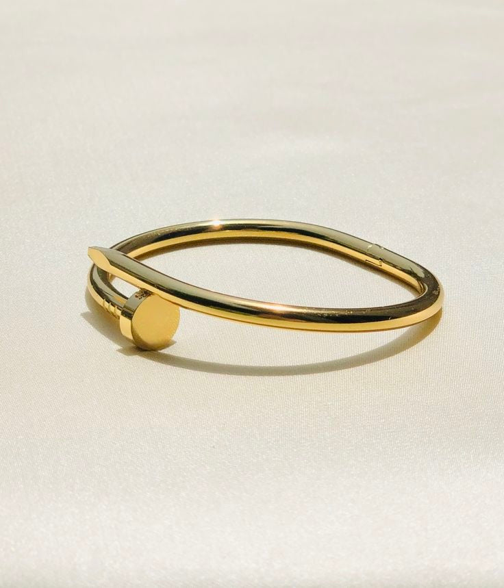 Cartier Nail Handcuff - Gold
