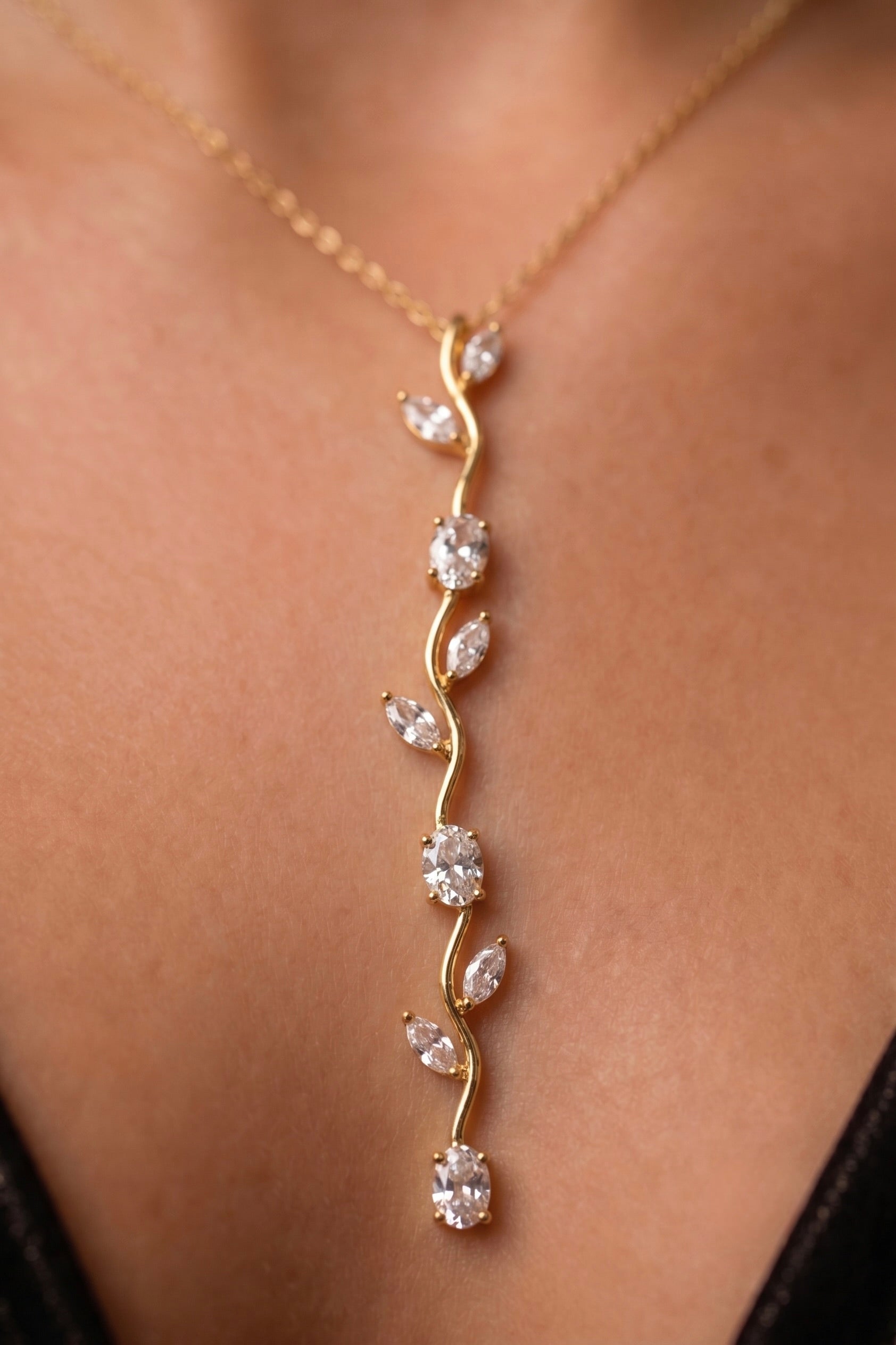 Tulip Drop Necklace - Gold